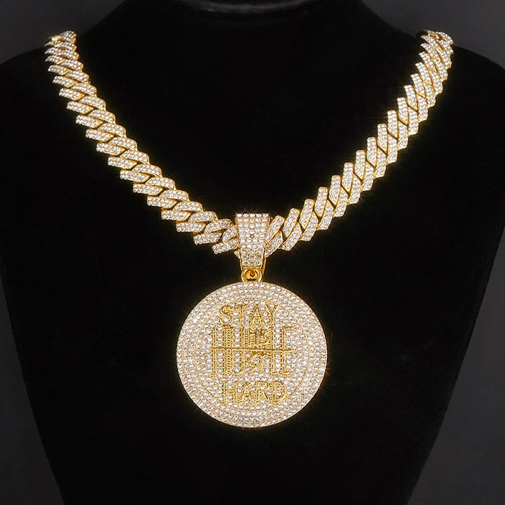 Collier STAY HARD Iced Out - Chaîne Cubaine Dorée Hip Hop