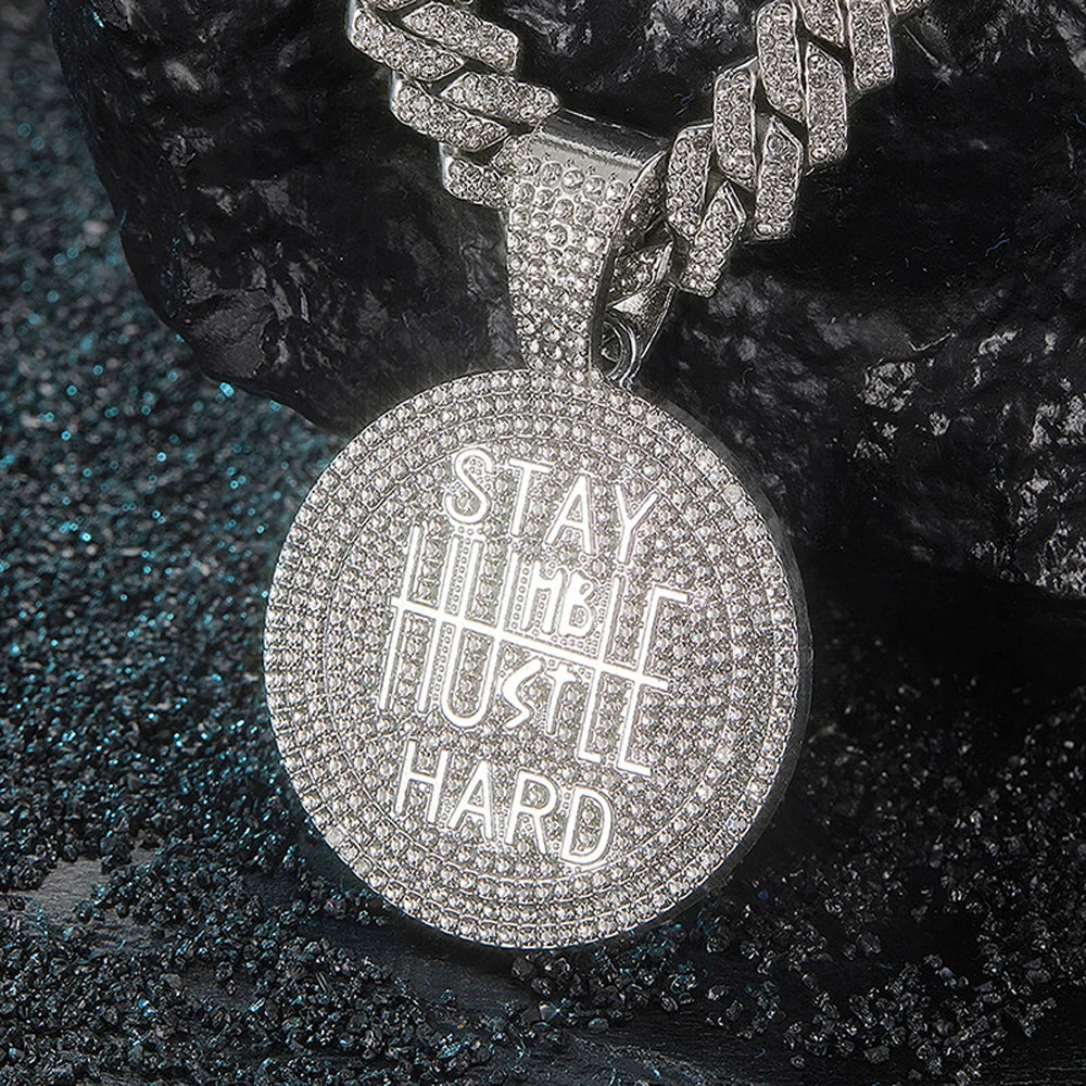 Collier STAY HARD Iced Out - Chaîne Cubaine Dorée Hip Hop